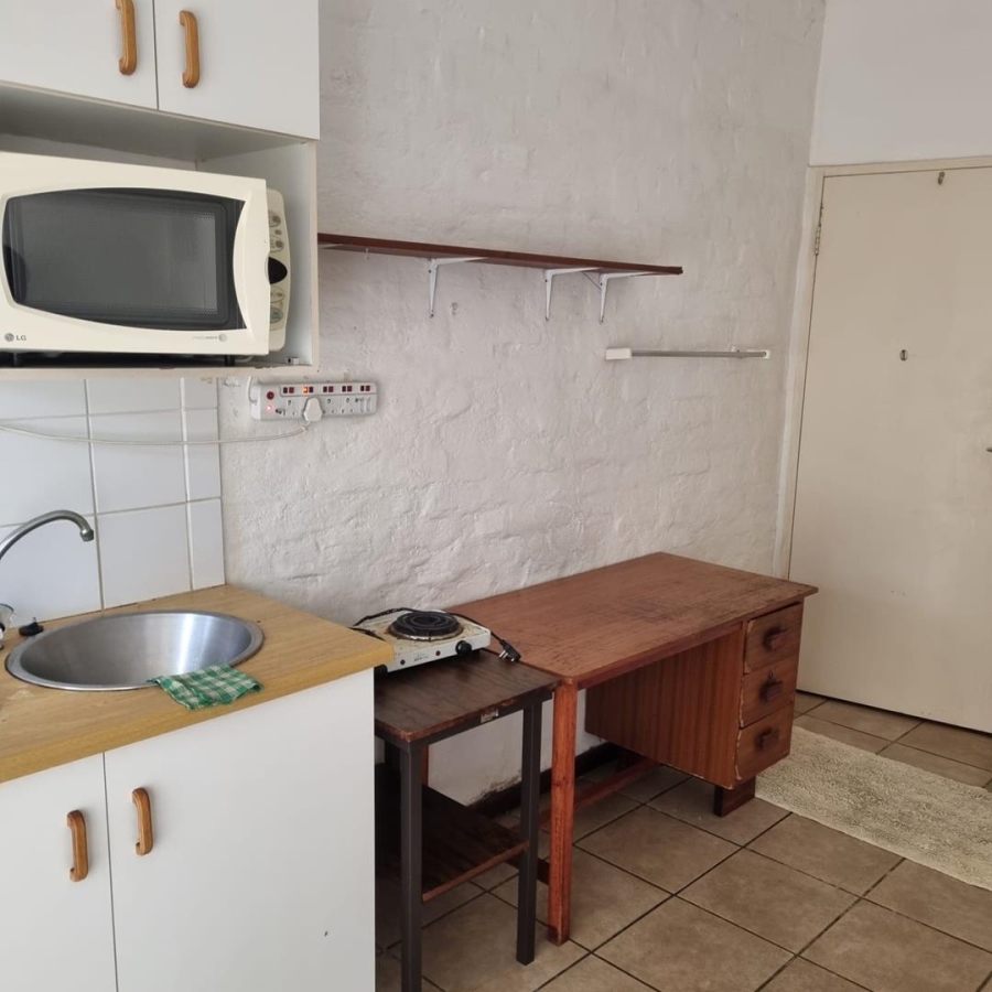 To Let 1 Bedroom Property for Rent in Summerstrand Eastern Cape